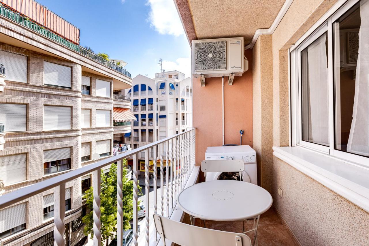 Apartamiento Fragata Apartment Торевиеха Екстериор снимка