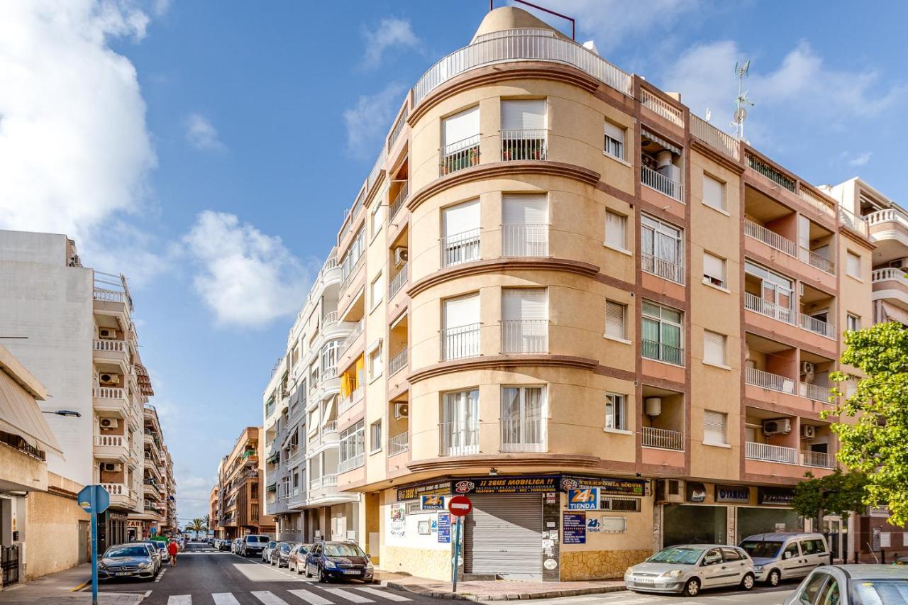 Apartamiento Fragata Apartment Торевиеха Екстериор снимка