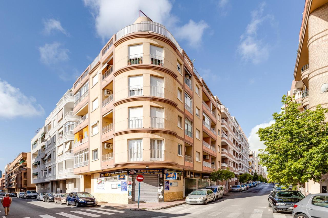 Apartamiento Fragata Apartment Торевиеха Екстериор снимка