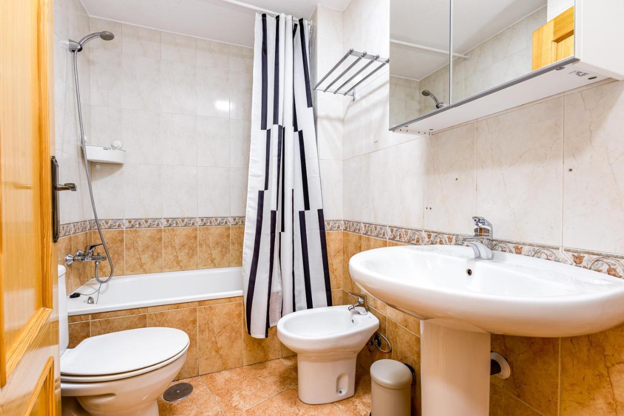 Apartamiento Fragata Apartment Торевиеха Екстериор снимка
